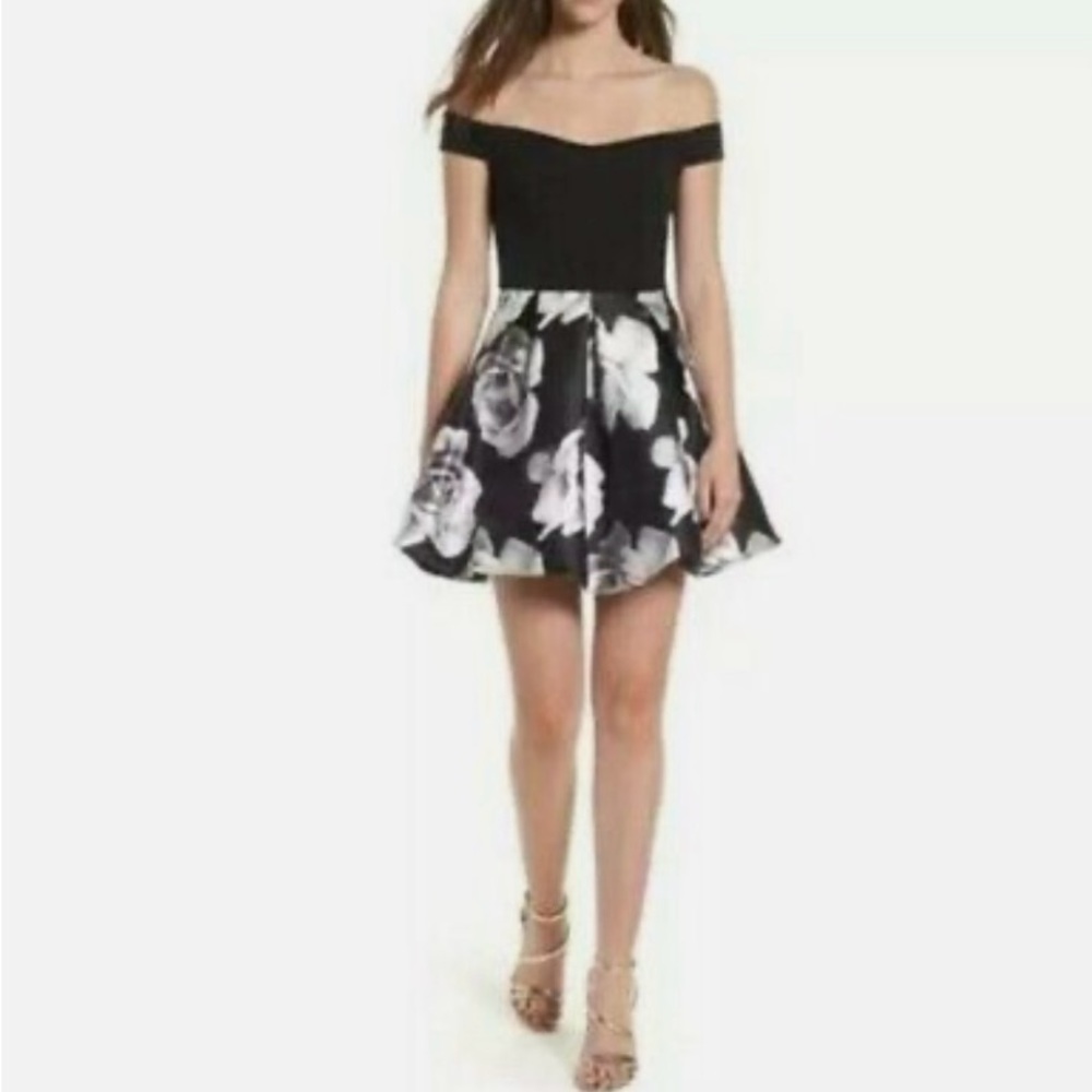 Dress - Picture 9 of 10